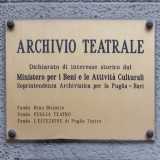 Ma come detto l�Eccezione � anche un �museo� che ripercorre la storia del teatro pugliese degli ultimi sessant�anni. Una targa posta all�entrata recita infatti che qui � presente un archivio dichiarato di interesse storico dal ministero per i Beni Culturali